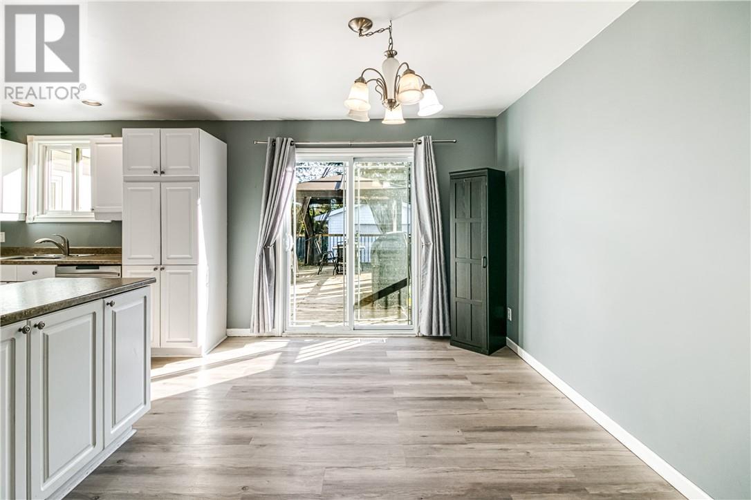 3810 Macmillan Drive, Val Caron, Ontario P3N 1N2 - Photo 8 - 2125433