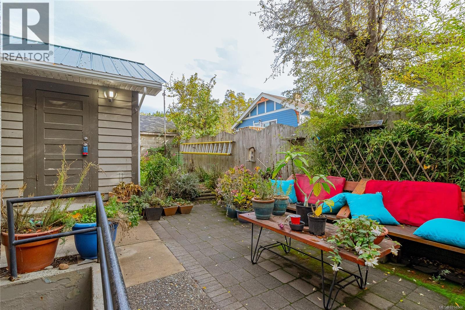 1207 Walnut St, Victoria, British Columbia  V8T 1N3 - Photo 30 - 1014844