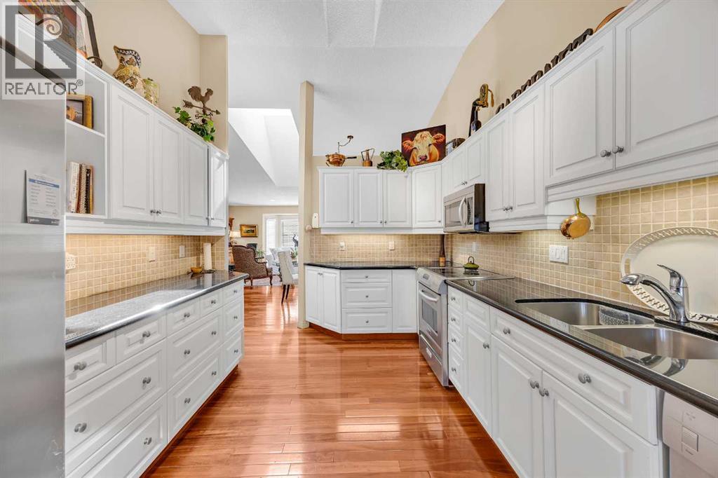 75 Christie Gardens Sw, Calgary, Alberta  T3H 3B5 - Photo 14 - A2261455