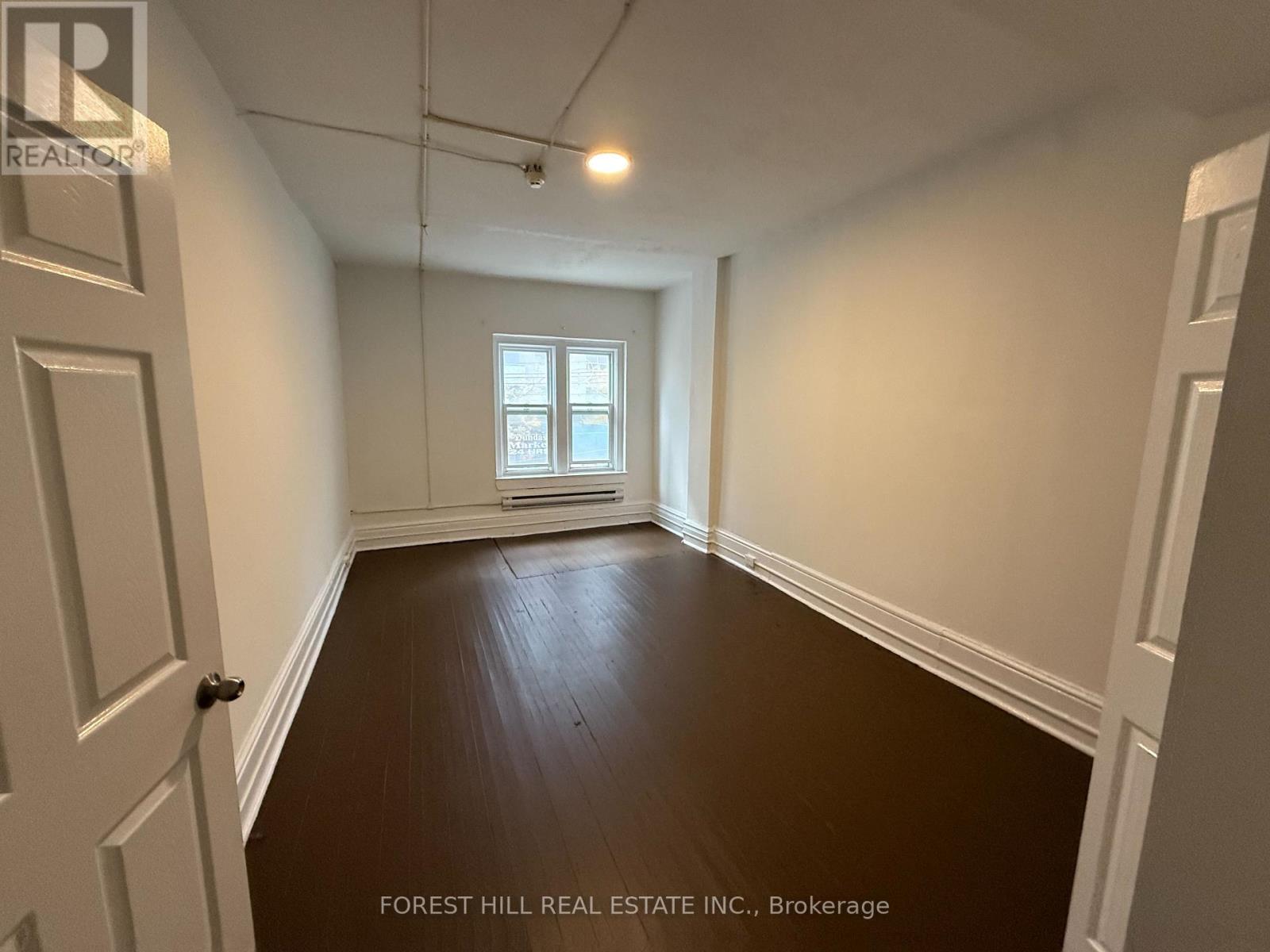 Upper - 132 Dundas Street E, Toronto (Church-Yonge Corridor), Ontario  M5B 1E2 - Photo 4 - C12491014