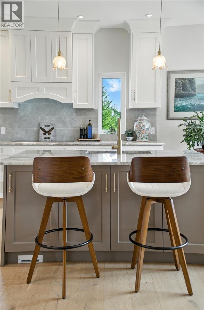 320 Mountain View Drive, Nelson, British Columbia  V1L 0A7 - Photo 7 - 10361394