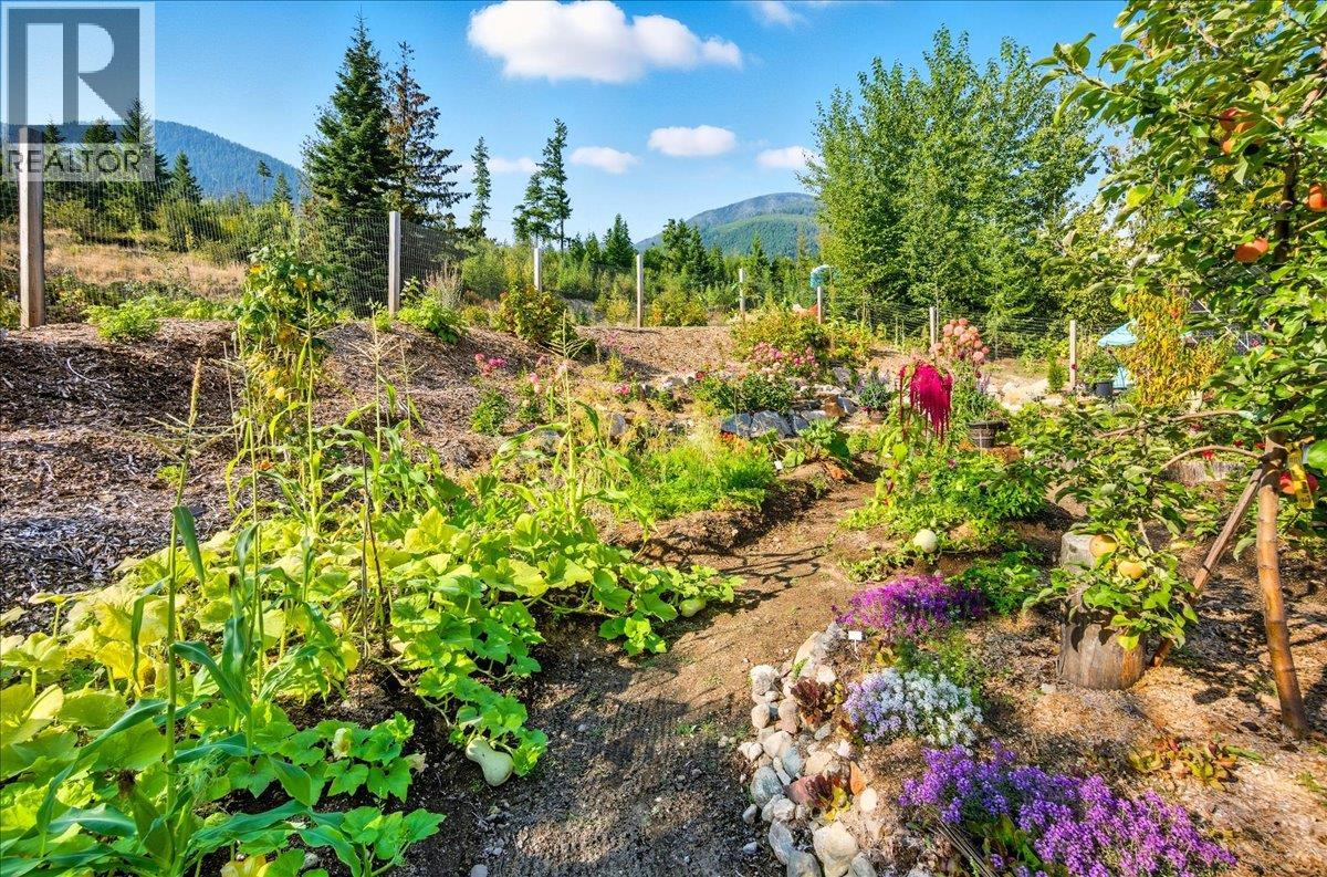 320 Mountain View Drive, Nelson, British Columbia  V1L 0A7 - Photo 58 - 10361394