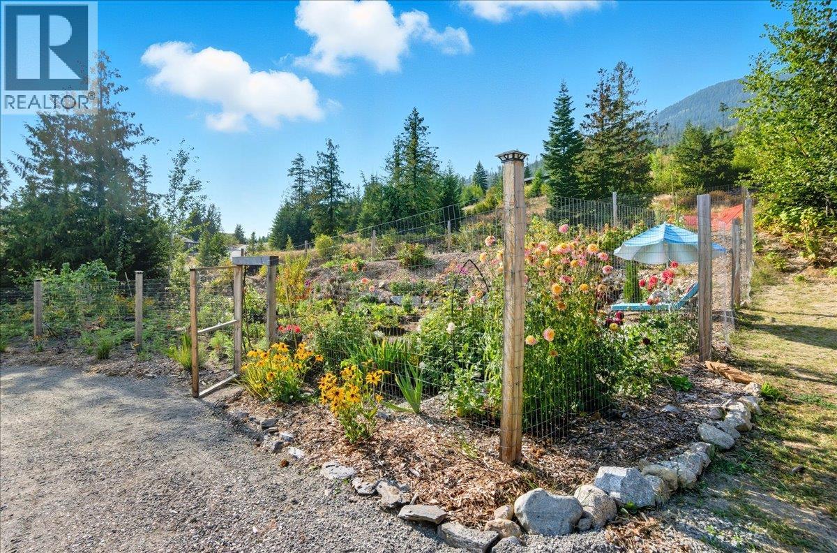 320 Mountain View Drive, Nelson, British Columbia  V1L 0A7 - Photo 54 - 10361394