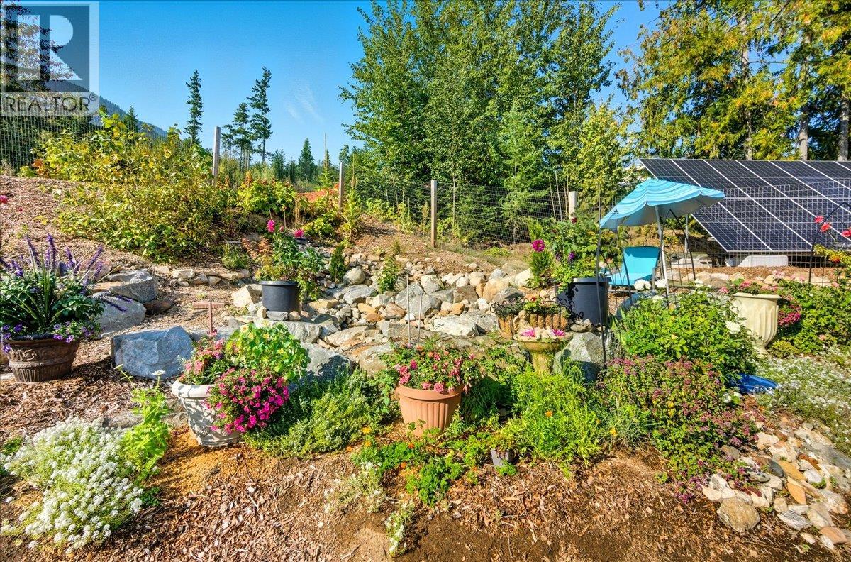 320 Mountain View Drive, Nelson, British Columbia  V1L 0A7 - Photo 60 - 10361394