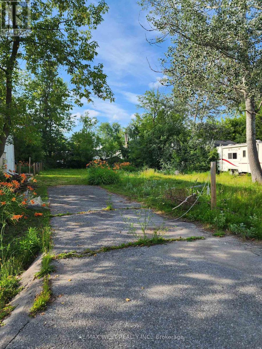 310 Terrace Drive, Georgina, Ontario  L4P 2Y8 - Photo 11 - N12488284