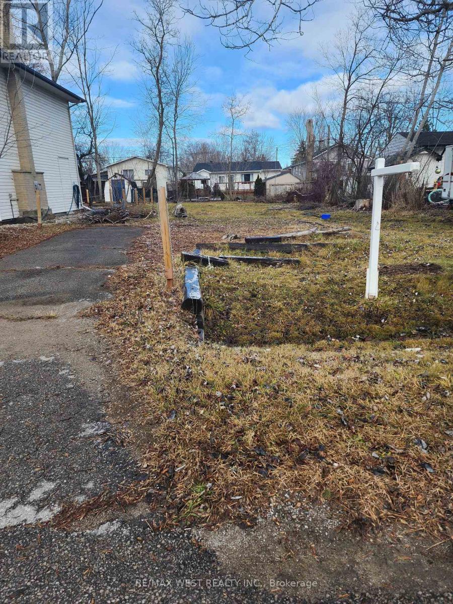 310 Terrace Drive, Georgina, Ontario  L4P 2Y8 - Photo 3 - N12488284