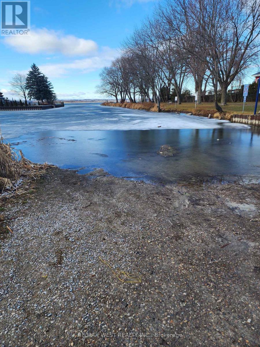 310 Terrace Drive, Georgina, Ontario  L4P 2Y8 - Photo 8 - N12488284