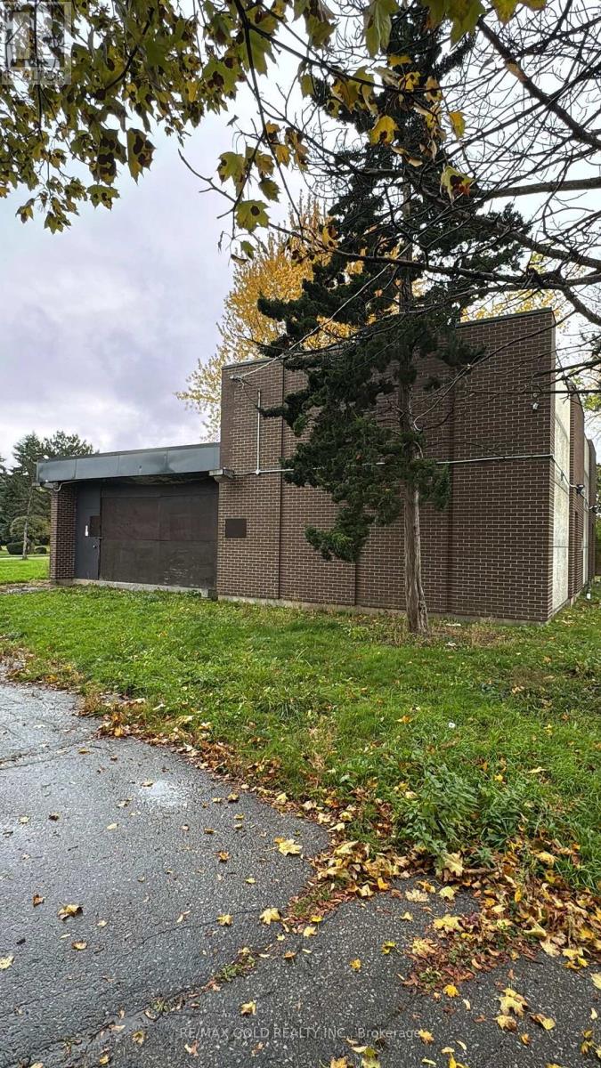 6 Easton Place, Brampton (Southgate), Ontario  L6T 2A7 - Photo 2 - W12457768