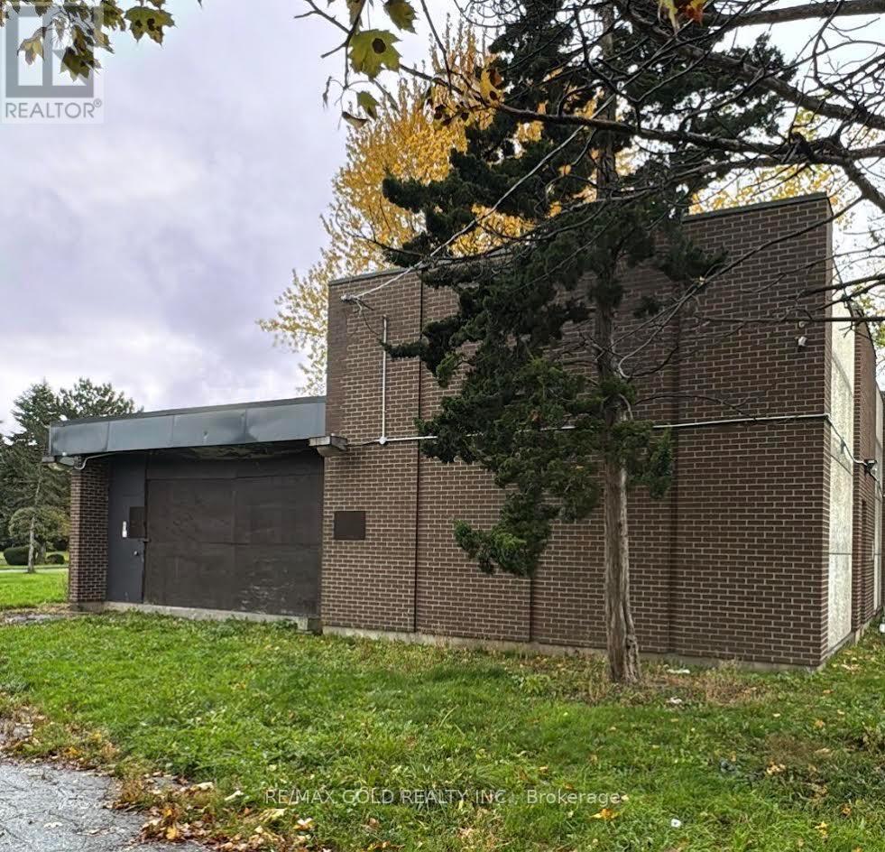 6 EASTON PLACE, Brampton, Ontario