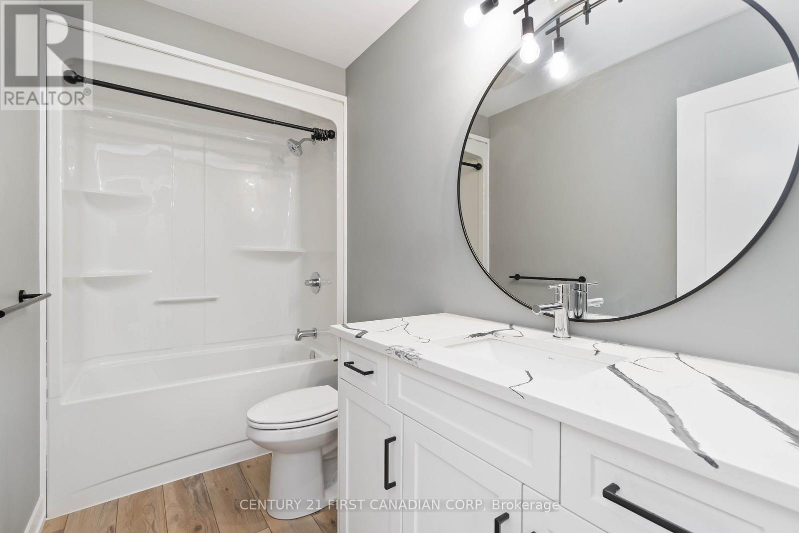 450 Main Street, Plympton-Wyoming (Plympton Wyoming), Ontario  N0N 1T0 - Photo 33 - X12492924