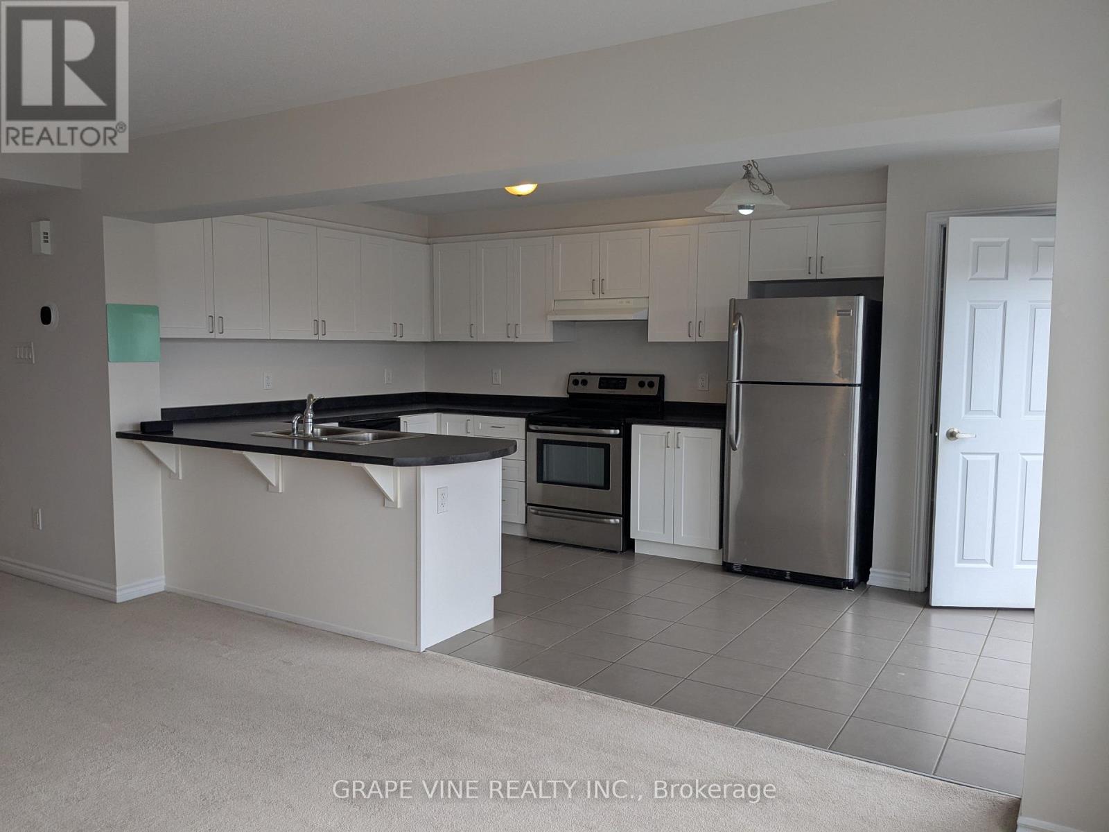 582 Meadowcreek Circle, Ottawa, Ontario  K2M 0J8 - Photo 13 - X12492864