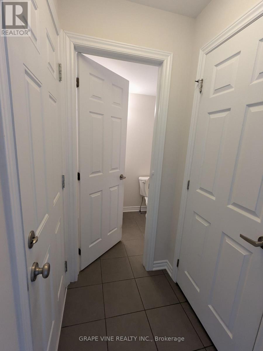 582 Meadowcreek Circle, Ottawa, Ontario  K2M 0J8 - Photo 15 - X12492864