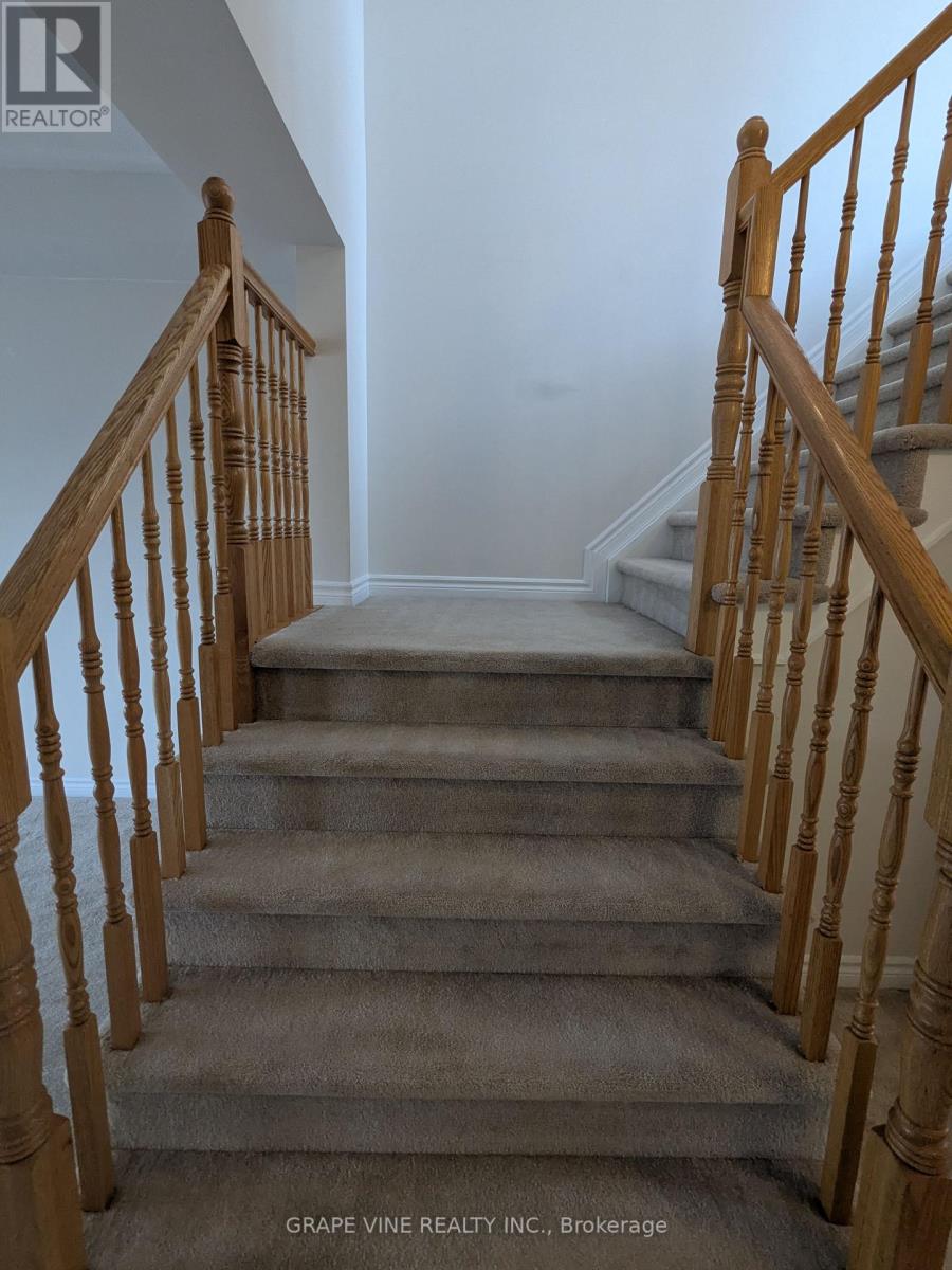 582 Meadowcreek Circle, Ottawa, Ontario  K2M 0J8 - Photo 18 - X12492864