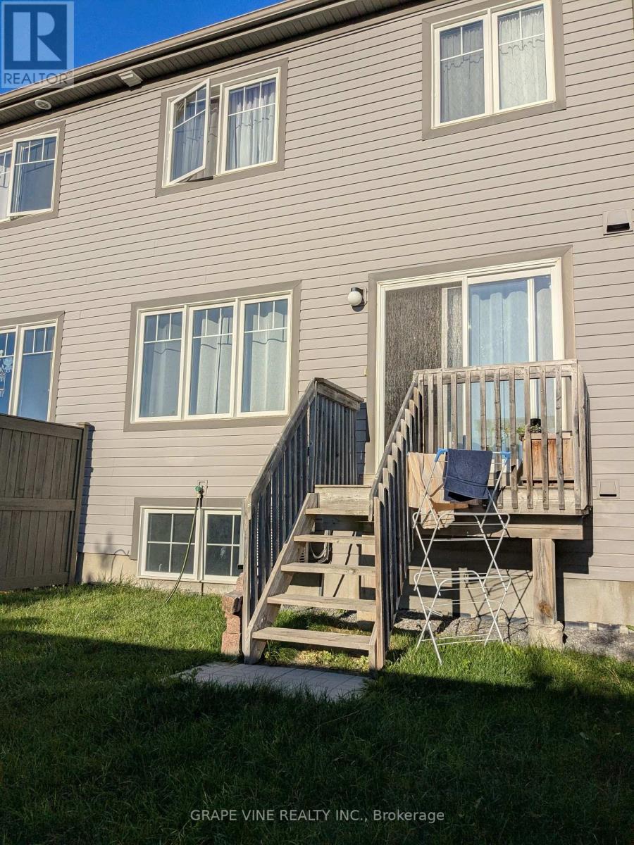 582 Meadowcreek Circle, Ottawa, Ontario  K2M 0J8 - Photo 42 - X12492864