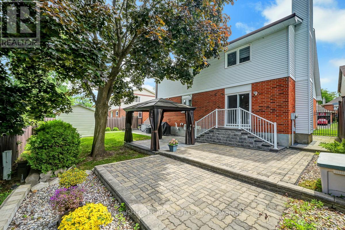 89 Hawk Crescent, Ottawa, Ontario  K1V 9G8 - Photo 32 - X12492880