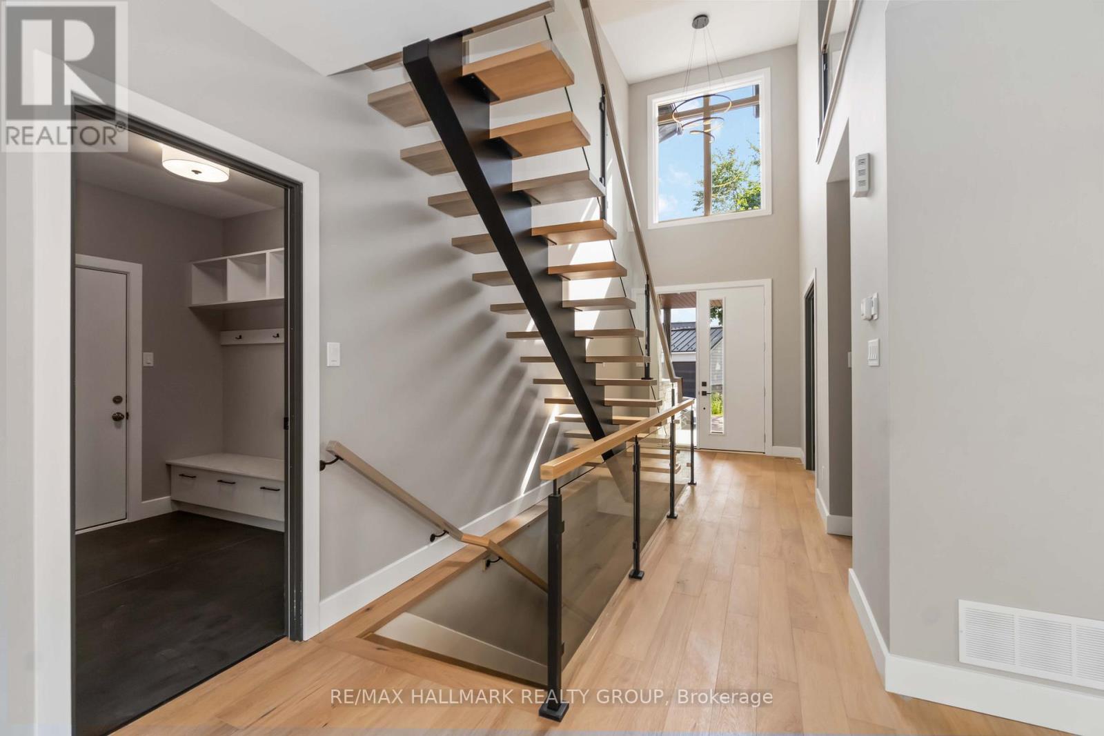 110 Theberge Private, Ottawa, Ontario  K2G 4T1 - Photo 2 - X12492900