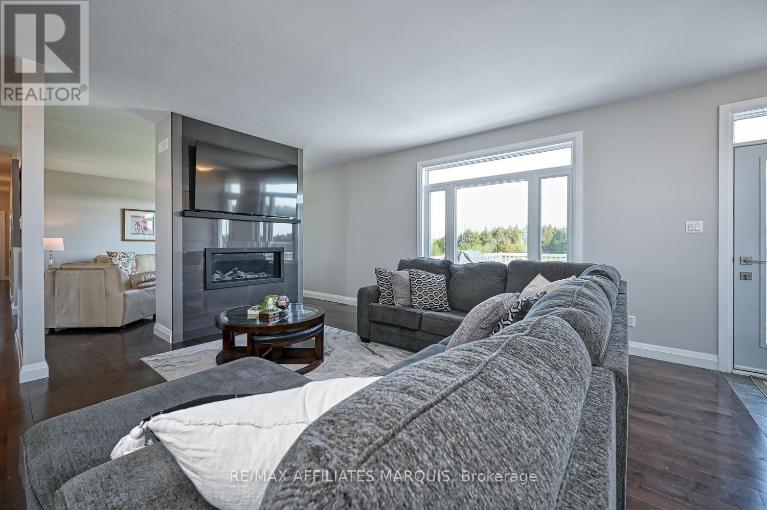 2064 Rosedale Road N, Montague, Ontario  K7A 0A2 - Photo 8 - X12492968