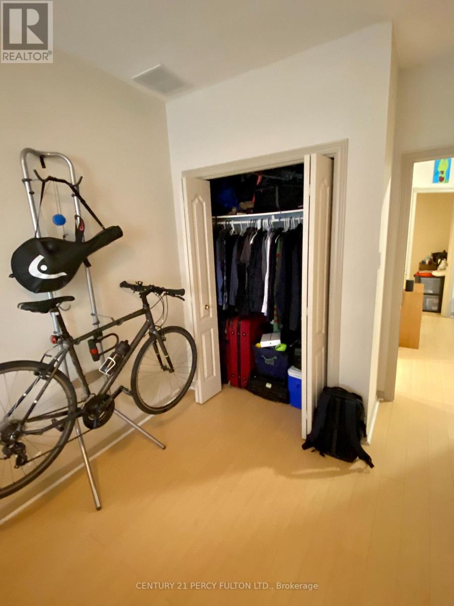 1204 - 393 King Street W, Toronto, Ontario  M5V 3G8 - Photo 10 - C12492596