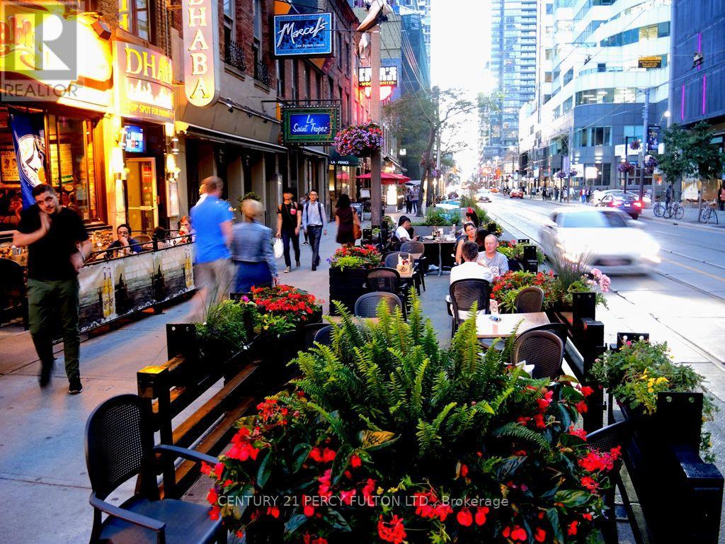 1204 - 393 King Street W, Toronto, Ontario  M5V 3G8 - Photo 35 - C12492596