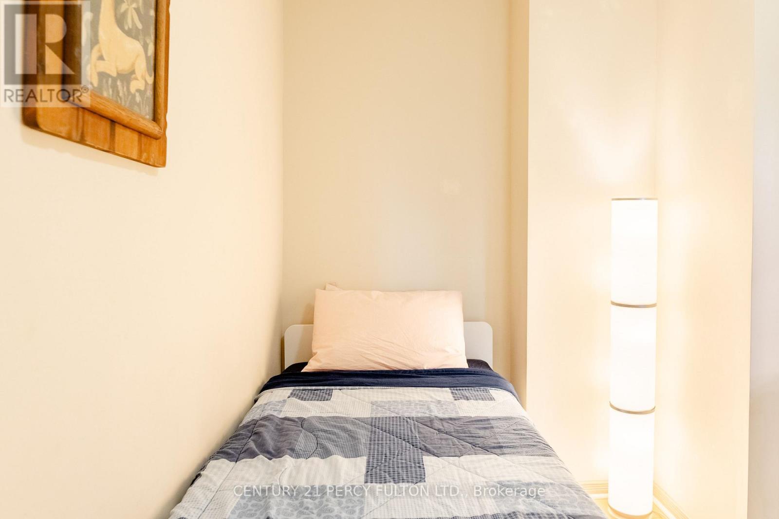 1204 - 393 King Street W, Toronto, Ontario  M5V 3G8 - Photo 8 - C12492596