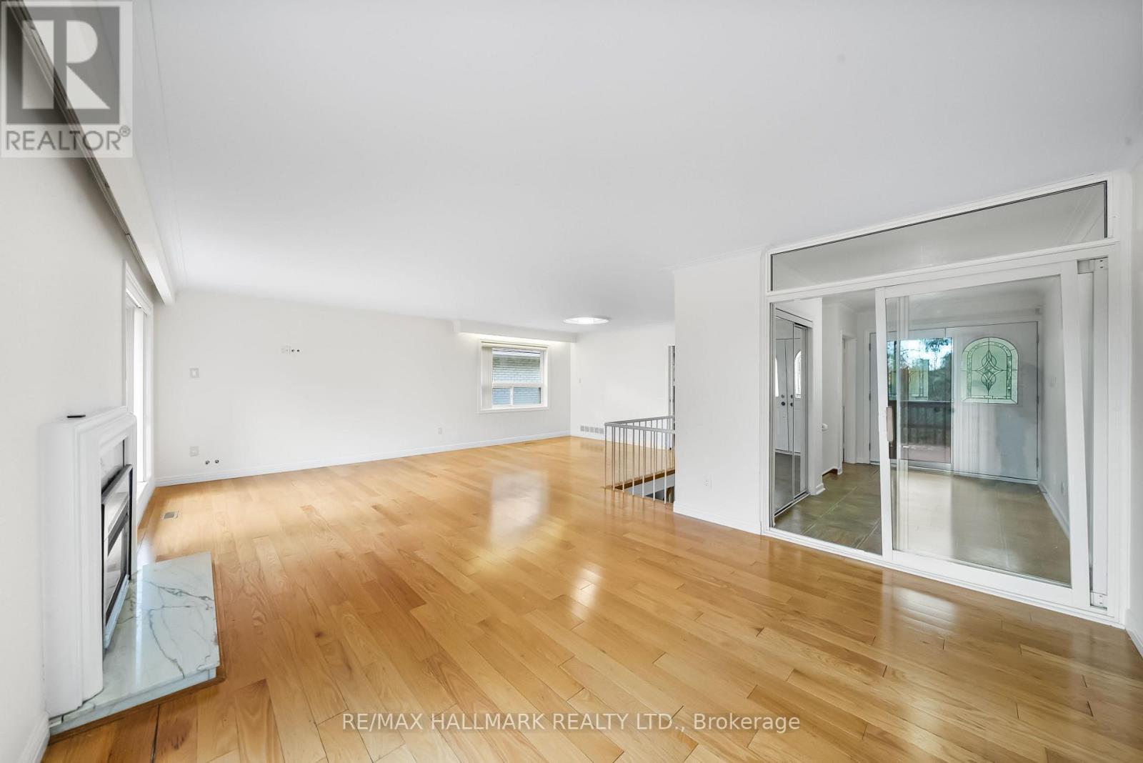 109 Banstock Drive, Toronto, Ontario  M2K 2H7 - Photo 9 - C12492598