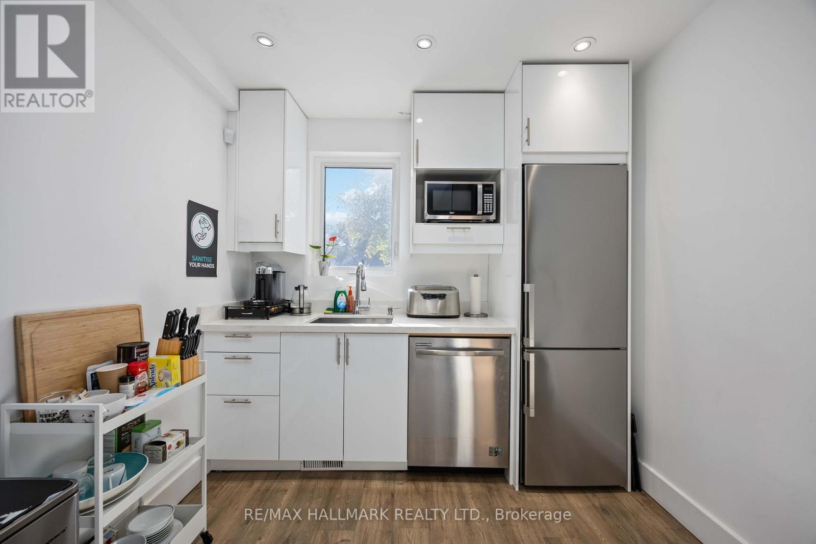 193 Roe Avenue, Toronto, Ontario  M5M 2J1 - Photo 13 - C12492614