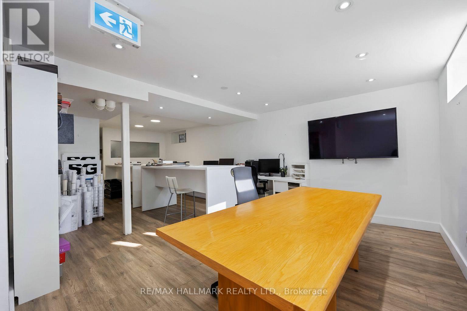 193 Roe Avenue, Toronto, Ontario  M5M 2J1 - Photo 14 - C12492614