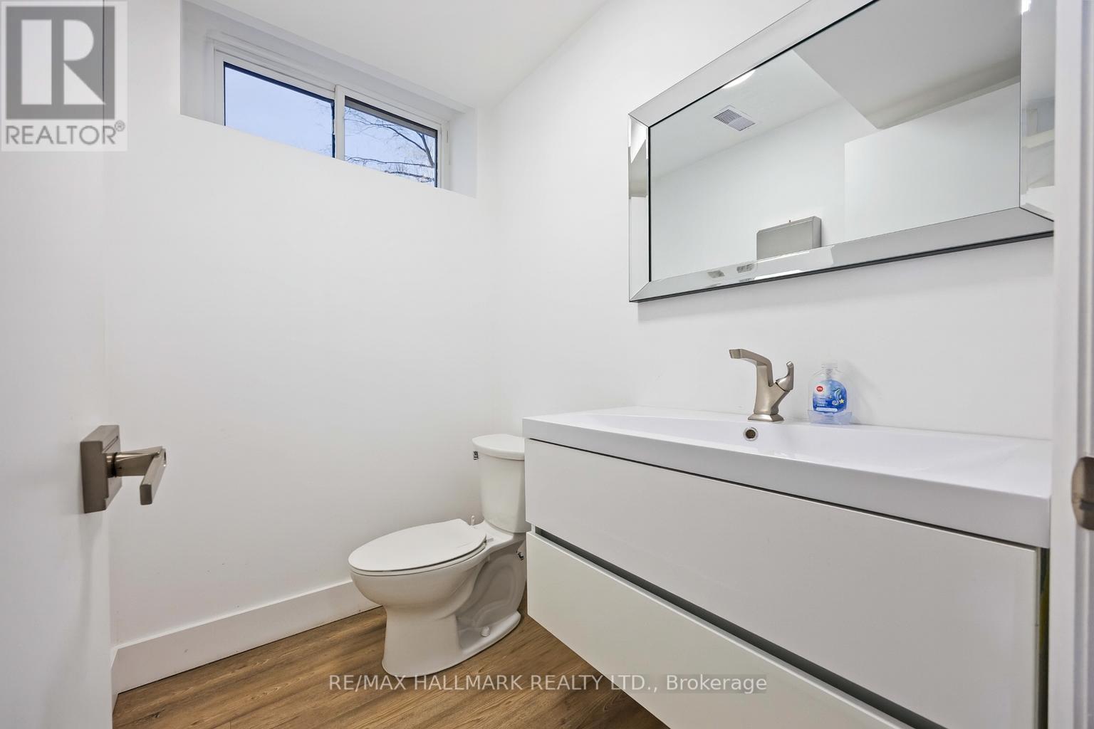 193 Roe Avenue, Toronto, Ontario  M5M 2J1 - Photo 19 - C12492614