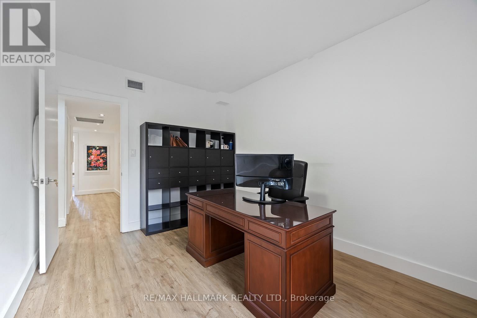 193 Roe Avenue, Toronto, Ontario  M5M 2J1 - Photo 23 - C12492614