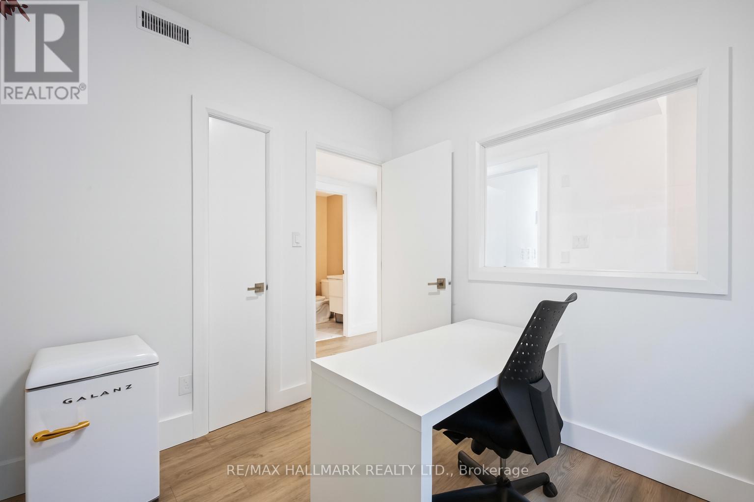 193 Roe Avenue, Toronto, Ontario  M5M 2J1 - Photo 26 - C12492614