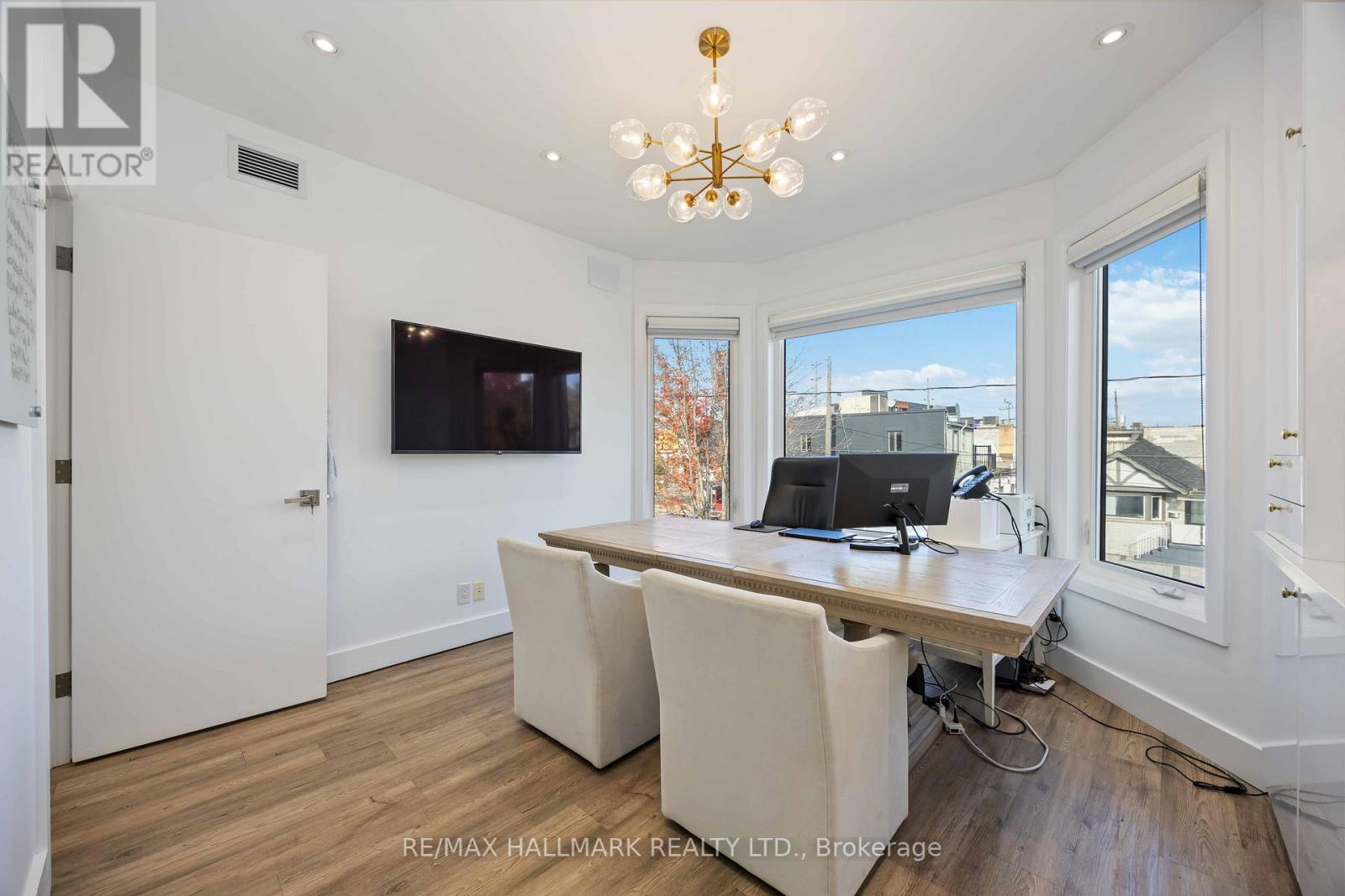 193 Roe Avenue, Toronto, Ontario  M5M 2J1 - Photo 30 - C12492614