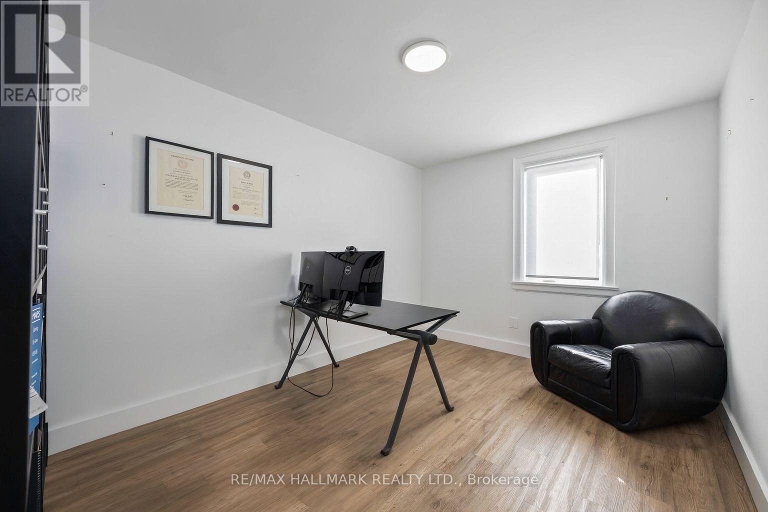 193 Roe Avenue, Toronto, Ontario  M5M 2J1 - Photo 8 - C12492614