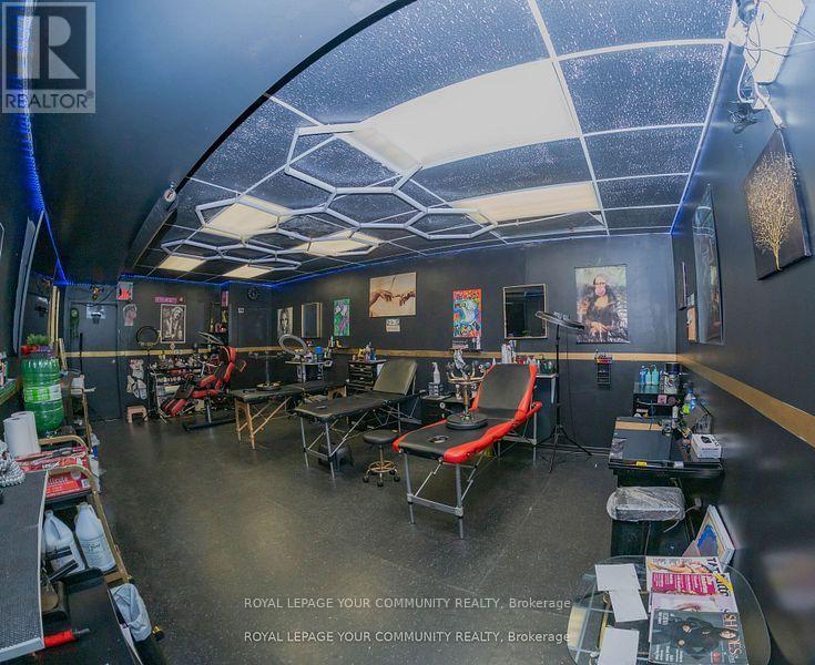 821 Bloor Street W, Toronto, Ontario  M6G 1M1 - Photo 4 - C12492648