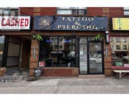 821 BLOOR STREET W, Toronto, Ontario