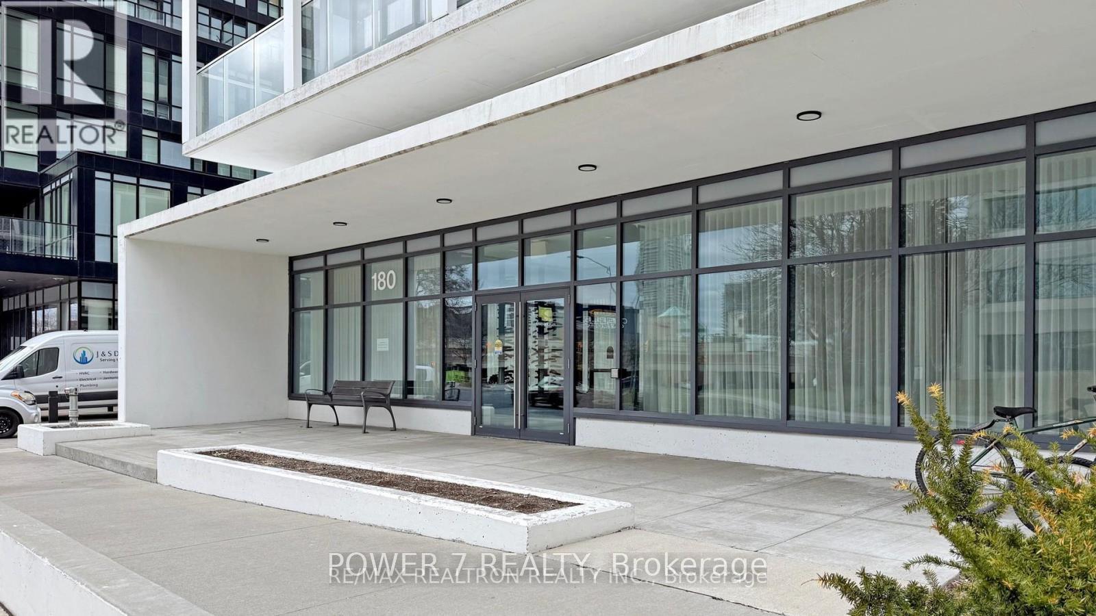 1705 - 180 Fairview Mall Drive, Toronto, Ontario  M2J 4T1 - Photo 3 - C12492662