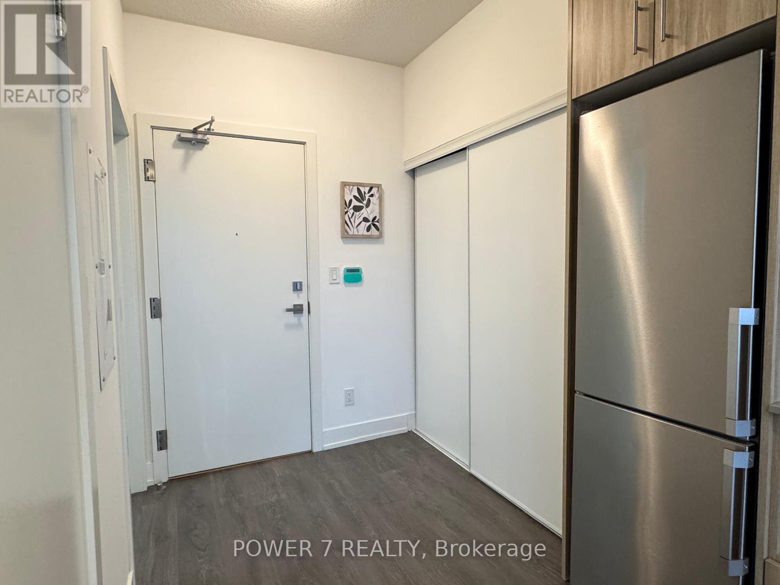 1705 - 180 Fairview Mall Drive, Toronto, Ontario  M2J 4T1 - Photo 4 - C12492662