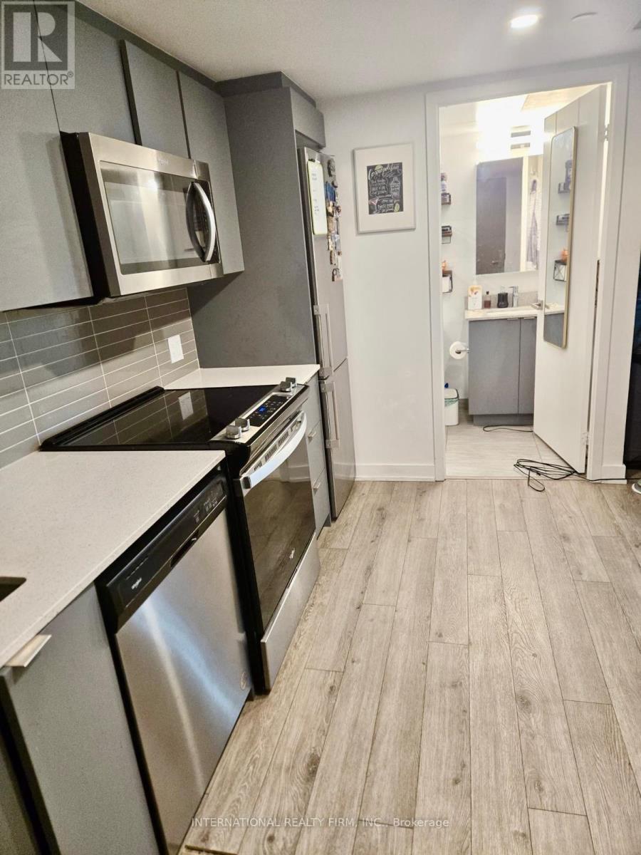 401 - 30 Tretti Way, Toronto, Ontario  M3H 0E3 - Photo 3 - C12492776