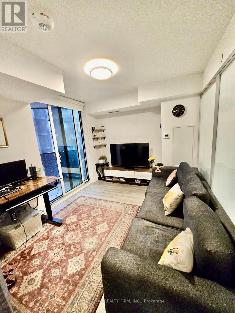 401 - 30 Tretti Way, Toronto, Ontario  M3H 0E3 - Photo 4 - C12492776