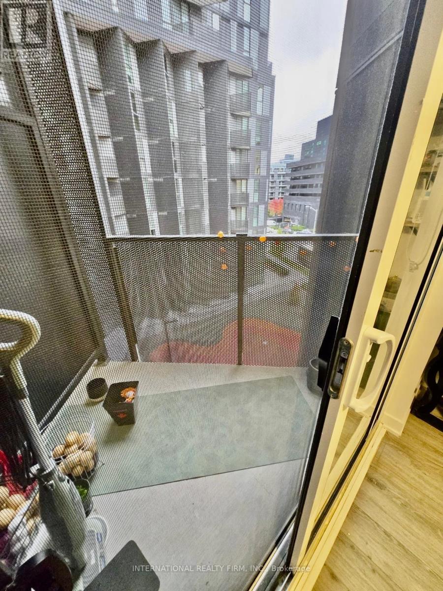 401 - 30 Tretti Way, Toronto, Ontario  M3H 0E3 - Photo 5 - C12492776