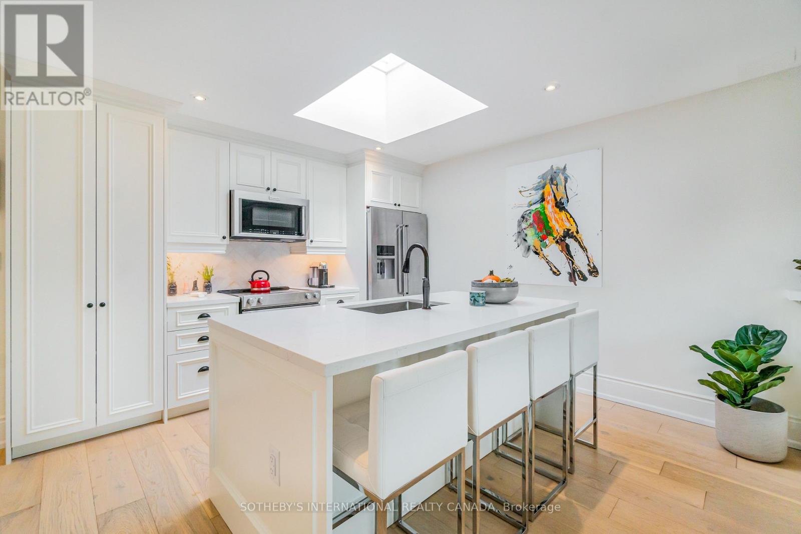 Upper - 466 Sammon Avenue, Toronto, Ontario  M4J 2B2 - Photo 13 - E12492686