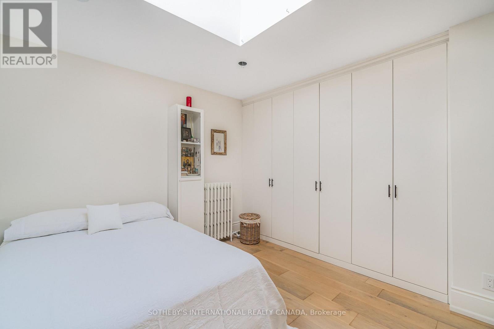 Upper - 466 Sammon Avenue, Toronto, Ontario  M4J 2B2 - Photo 18 - E12492686