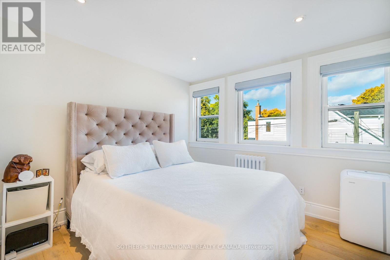 Upper - 466 Sammon Avenue, Toronto, Ontario  M4J 2B2 - Photo 23 - E12492686