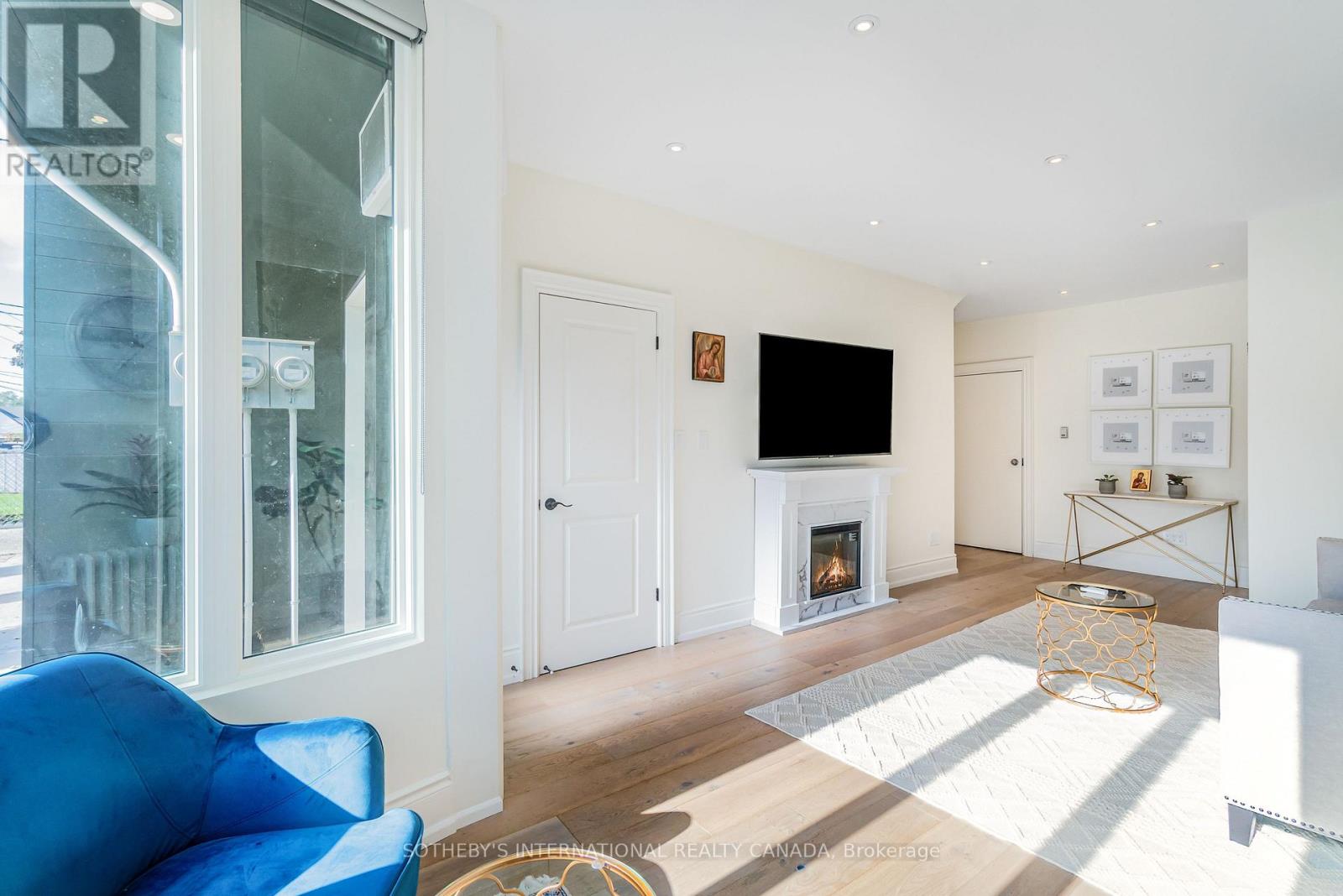 Upper - 466 Sammon Avenue, Toronto, Ontario  M4J 2B2 - Photo 27 - E12492686