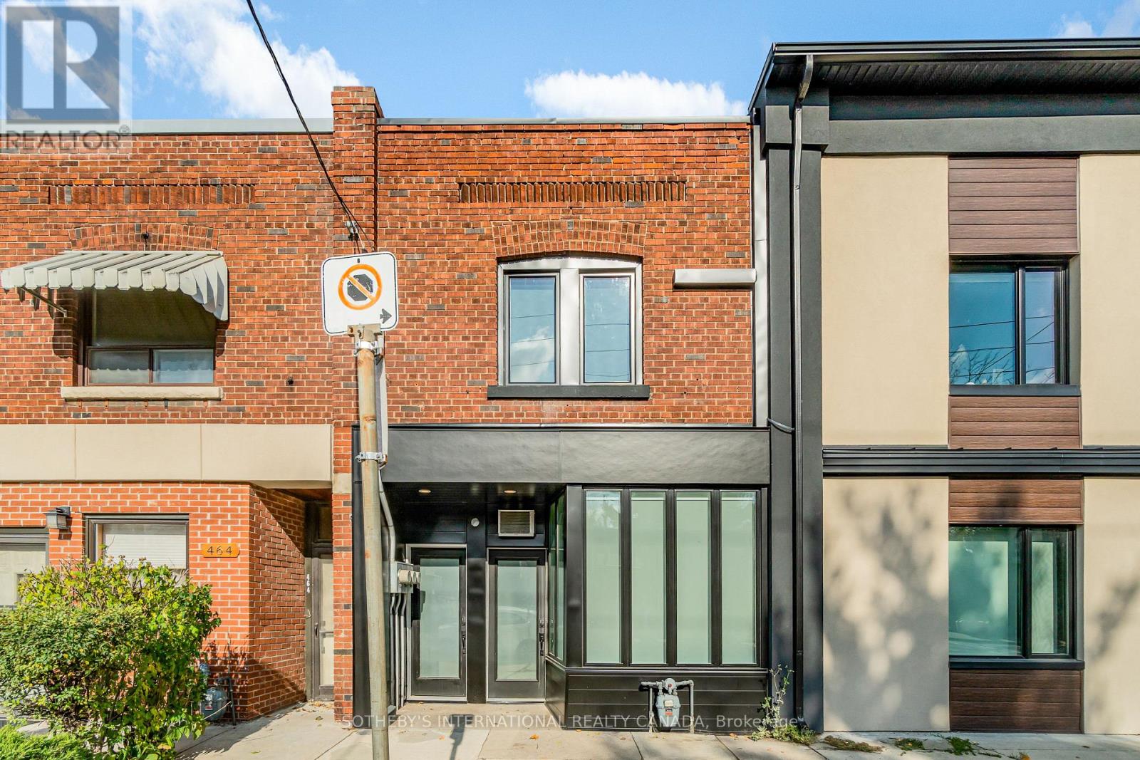 Upper - 466 Sammon Avenue, Toronto, Ontario  M4J 2B2 - Photo 3 - E12492686