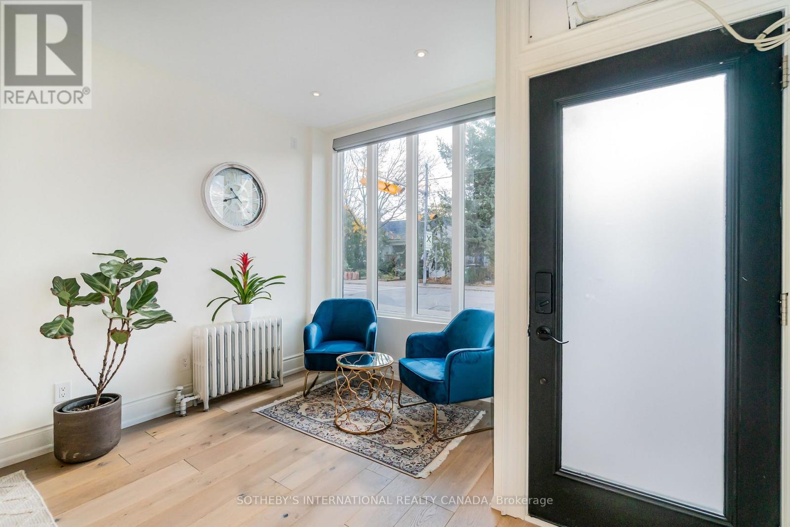 Upper - 466 Sammon Avenue, Toronto, Ontario  M4J 2B2 - Photo 7 - E12492686