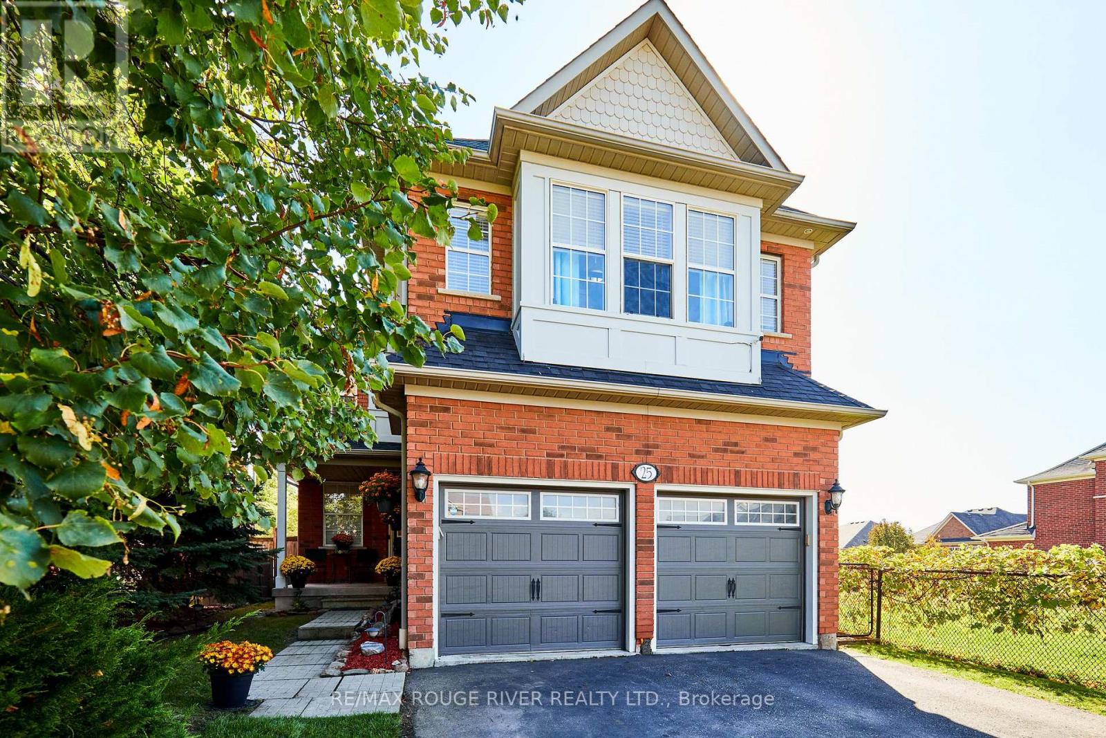 25 CONSTANCE DRIVE, Whitby, Ontario