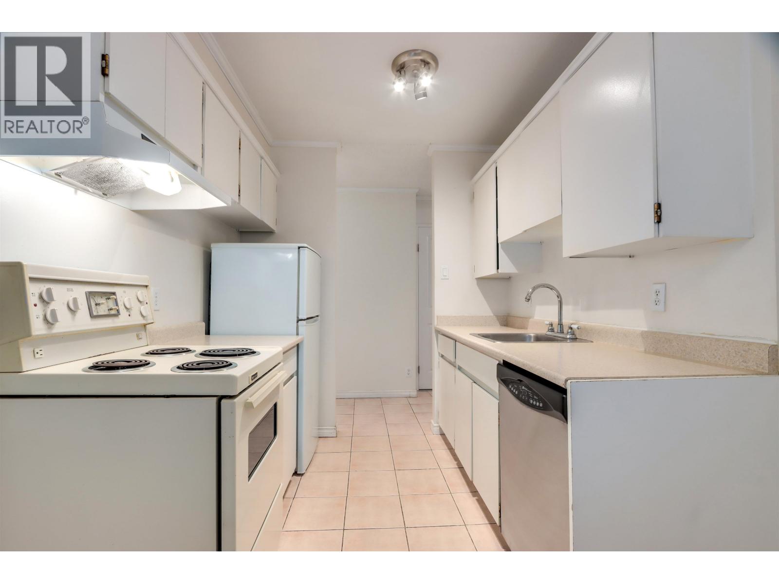 1212 2016 Fullerton Avenue, North Vancouver, British Columbia  V7P 3E6 - Photo 6 - R3063335