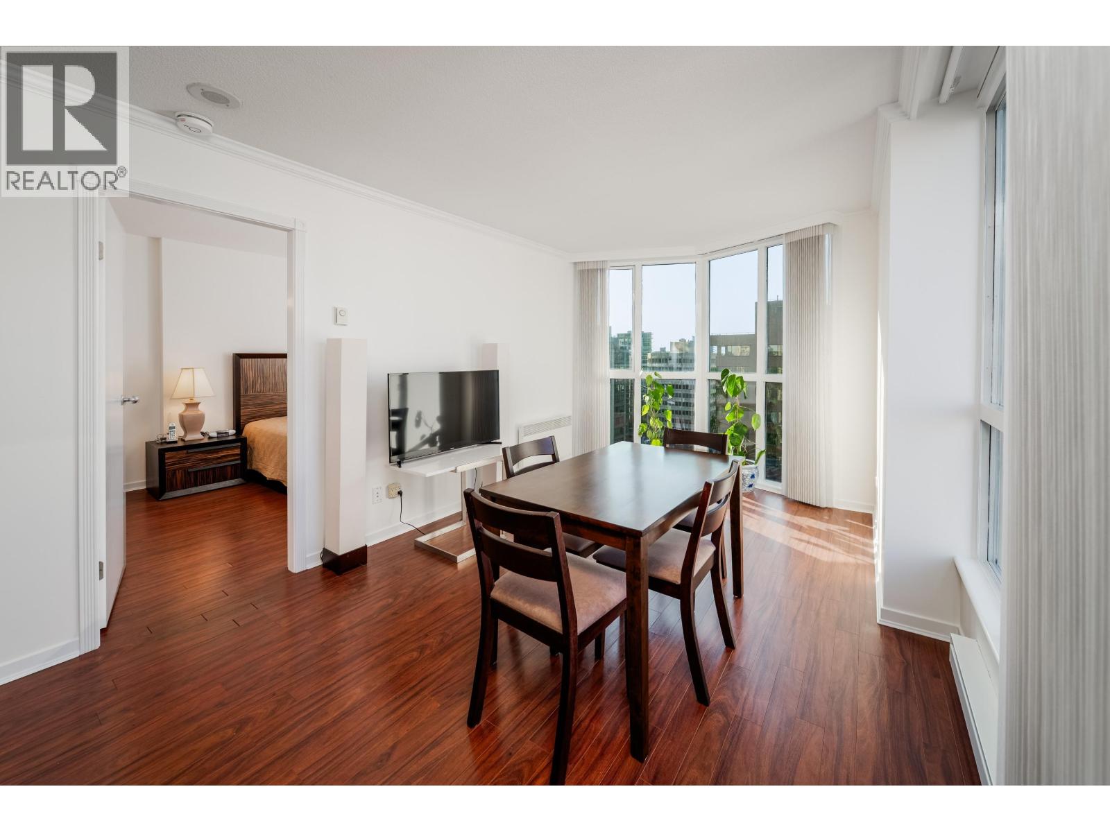 1808 1188 Howe Street, Vancouver, British Columbia  V6Z 2S8 - Photo 2 - R3063359