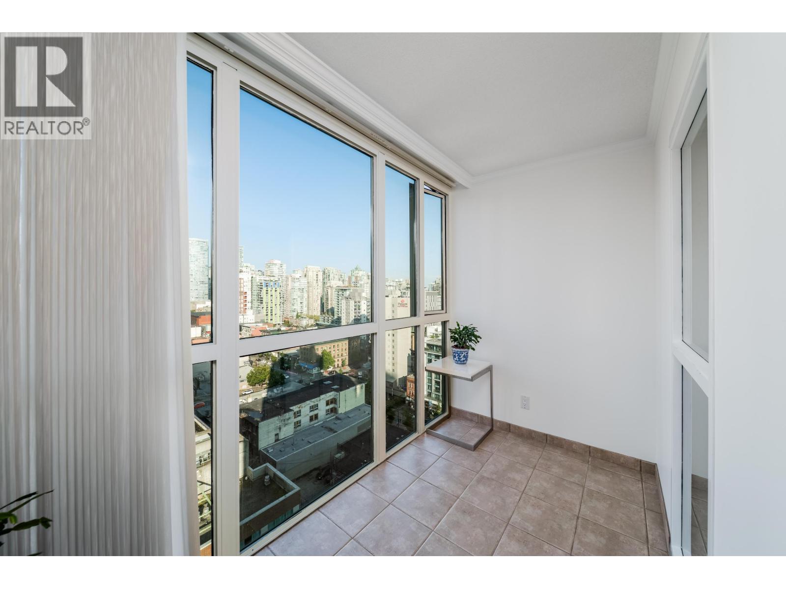 1808 1188 Howe Street, Vancouver, British Columbia  V6Z 2S8 - Photo 7 - R3063359