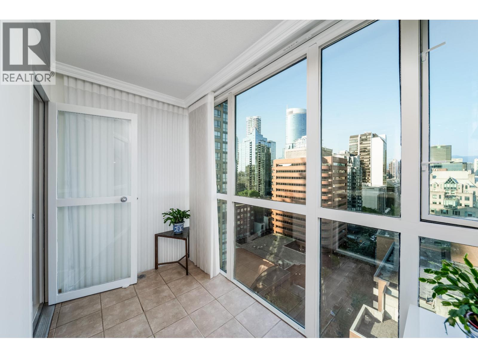 1808 1188 Howe Street, Vancouver, British Columbia  V6Z 2S8 - Photo 8 - R3063359